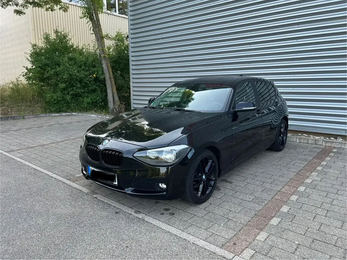 Gebraucht BMW 114 102 PS (75 kW) 2014 Schwarz Kleinwagen
