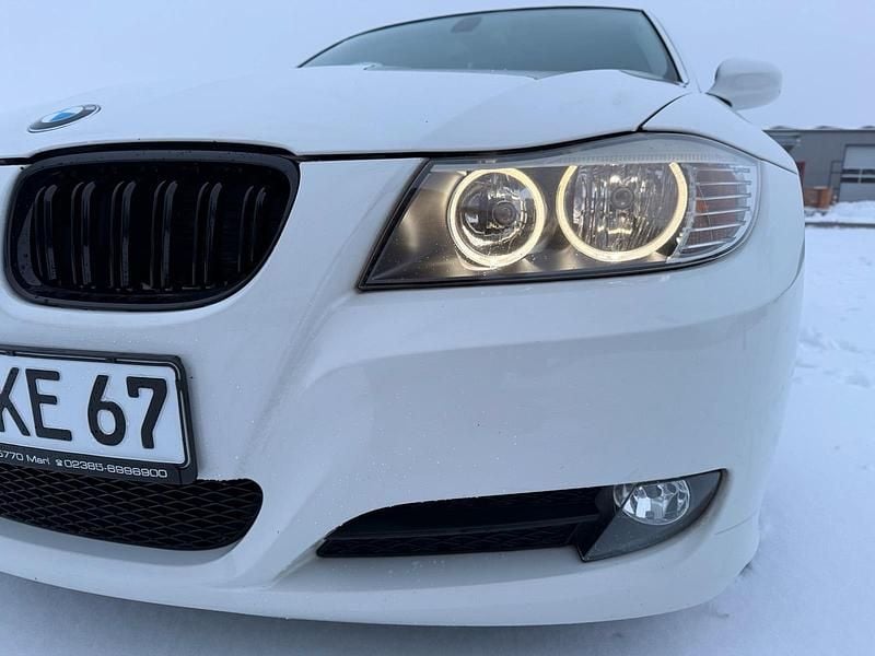 Gebraucht BMW 320 170 PS (125 kW) 2009 Weiß Limousine