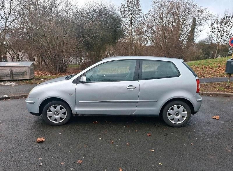 Gebraucht VW Polo 60 PS (44 kW) 2003 Silber Kleinwagen