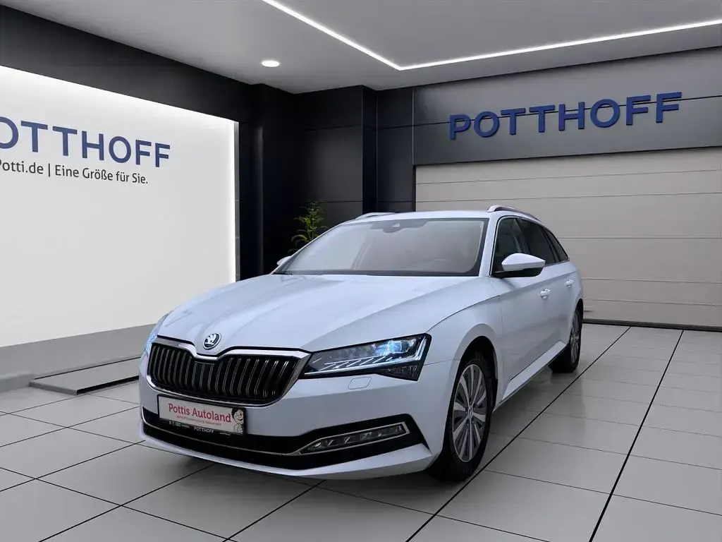 Gebraucht Skoda Superb Premium Edition 150 PS (110 kW) 2023 Kombi
