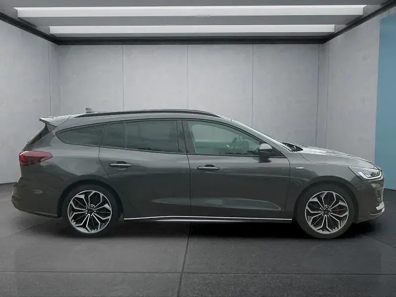 Gebraucht Ford Focus ST-Line 155 PS (114 kW) 2023 Grau Kombi
