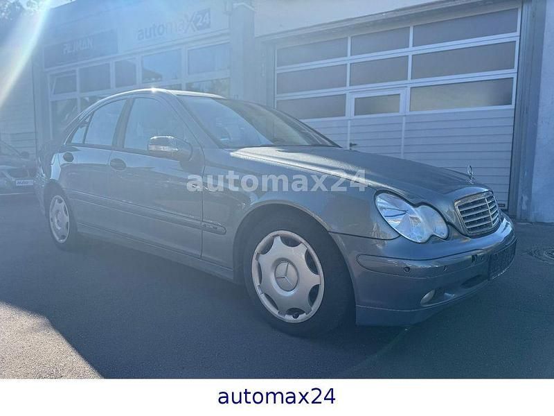 Gebraucht Mercedes C200 122 PS (89 kW) 2004 Grau Limousine