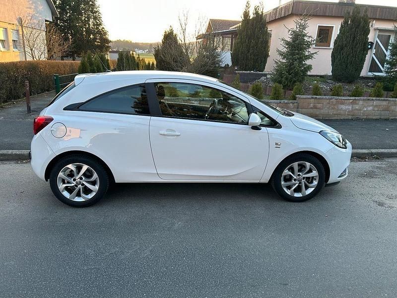 Gebraucht Opel Corsa drive 116 PS (85 kW) 2016 Weiß Kleinwagen