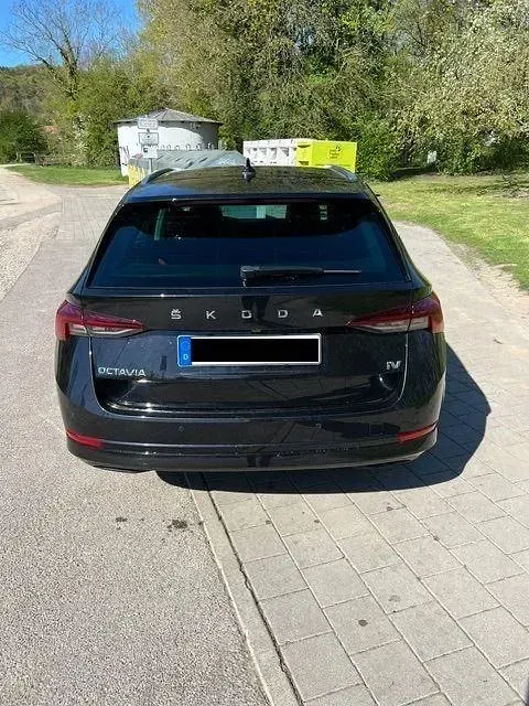 Gebraucht Skoda Octavia 204 PS (150 kW) 2021 Schwarz Kombi