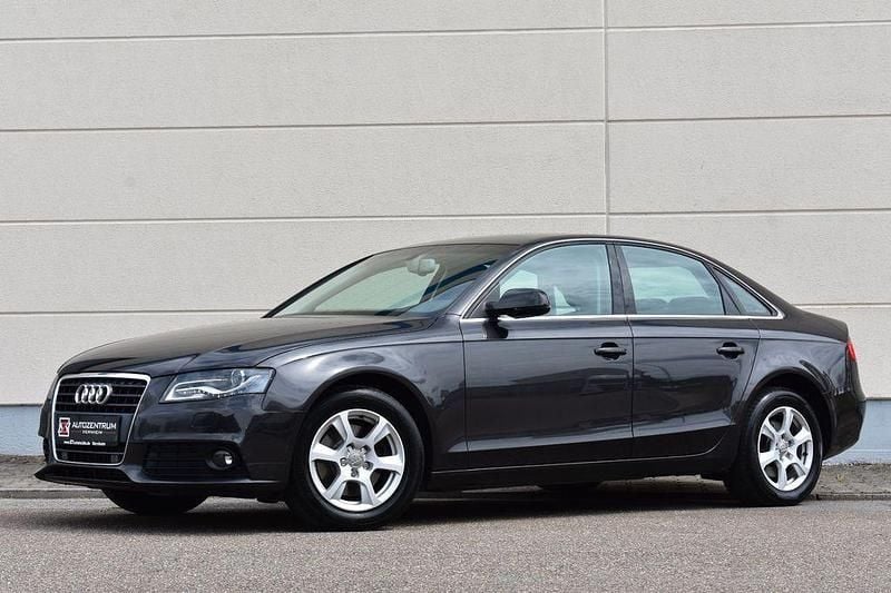 Grau Gebraucht 2011 Audi A4 Sport Limousine | 6.290 € (Superpreis) - Bild 1/4