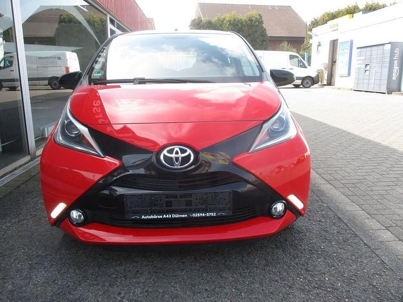 Gebraucht Toyota Aygo X-cite 69 PS (50 kW) 2018 Rot Kleinwagen