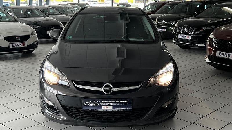 Grau Gebraucht 2015 Opel Astra Style Kombi | 6.990 € (Teuer) - Bild 1/4