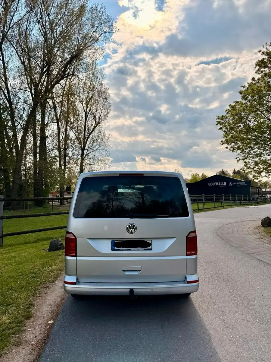 Gebraucht VW Multivan Comfortline 150 PS (110 kW) 2016 Silber Van / Kleinbus