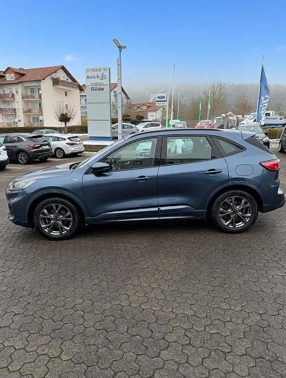 Gebraucht Ford Kuga ST-Line 150 PS (110 kW) 2022 Blau SUV