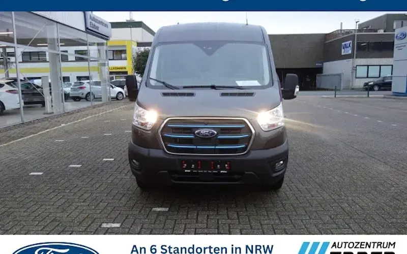 Gebraucht Ford E-Transit Trend 135 kW (184 PS) 2022 Grau Van