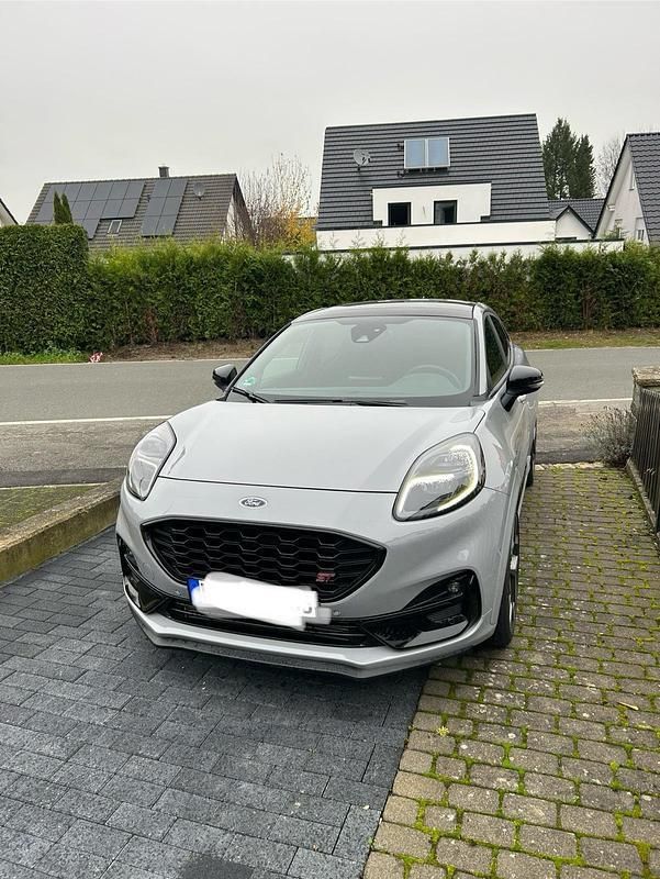 Grau Gebraucht 2023 Ford Puma ST SUV | 29.000 € (Etwas zu teuer) - Bild 1/4