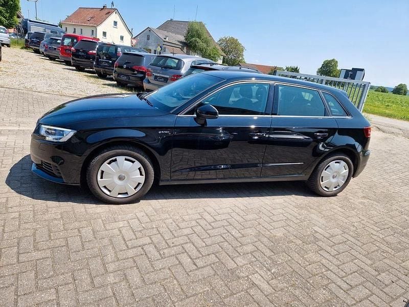 Gebraucht Audi A3 Design 110 PS (80 kW) 2018 Schwarz Limousine