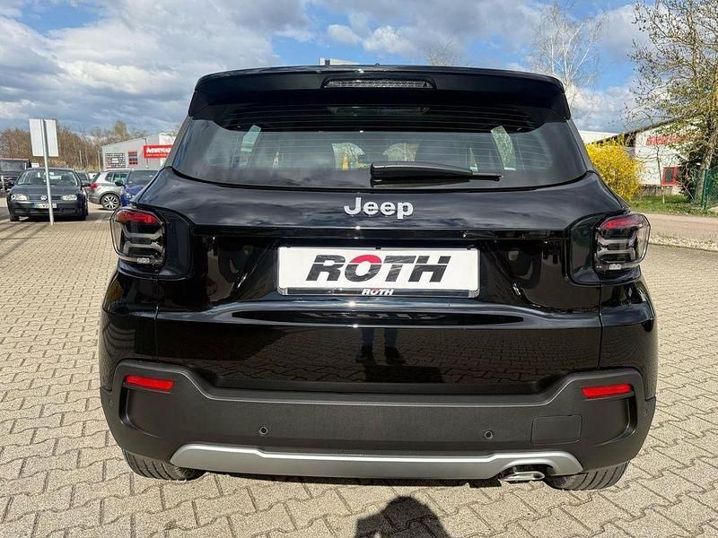Neu Jeep Avenger Altitude 101 PS (74 kW) 2025 Schwarz SUV