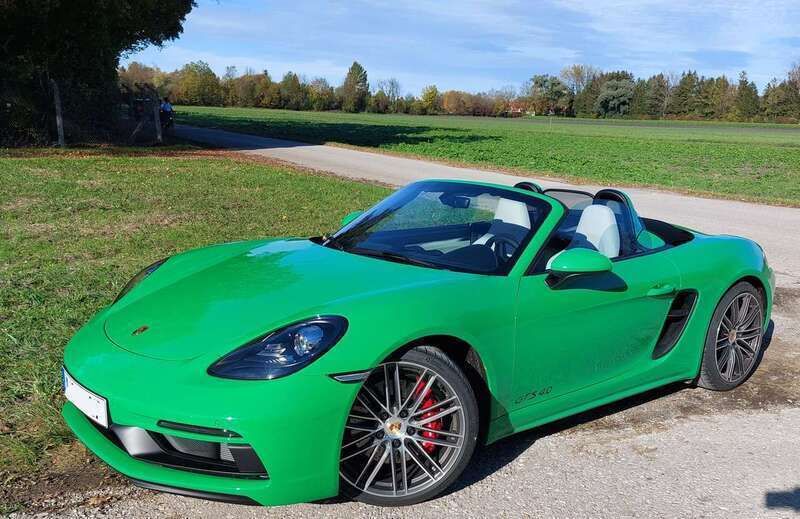 Grün Gebraucht 2022 Porsche 718 Boxster GTS Cabrio | 96.000 € (Fairer Preis) - Bild 1/4