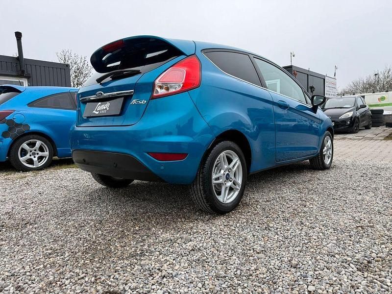 Gebraucht Ford Fiesta Individual 95 PS (69 kW) 2012 Blau Kleinwagen