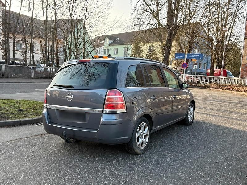 Gebraucht Opel Zafira 150 PS (110 kW) 2007 Andere farben Van / Kleinbus