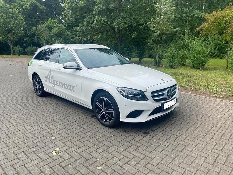 Gebraucht Mercedes C200 Avantgarde 160 PS (117 kW) 2021 Weiß Limousine