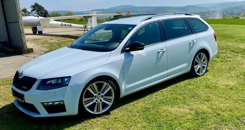 Weiß Gebraucht 2015 Skoda Octavia RS Kombi | 9.999 € (Superpreis) - Bild 1/4