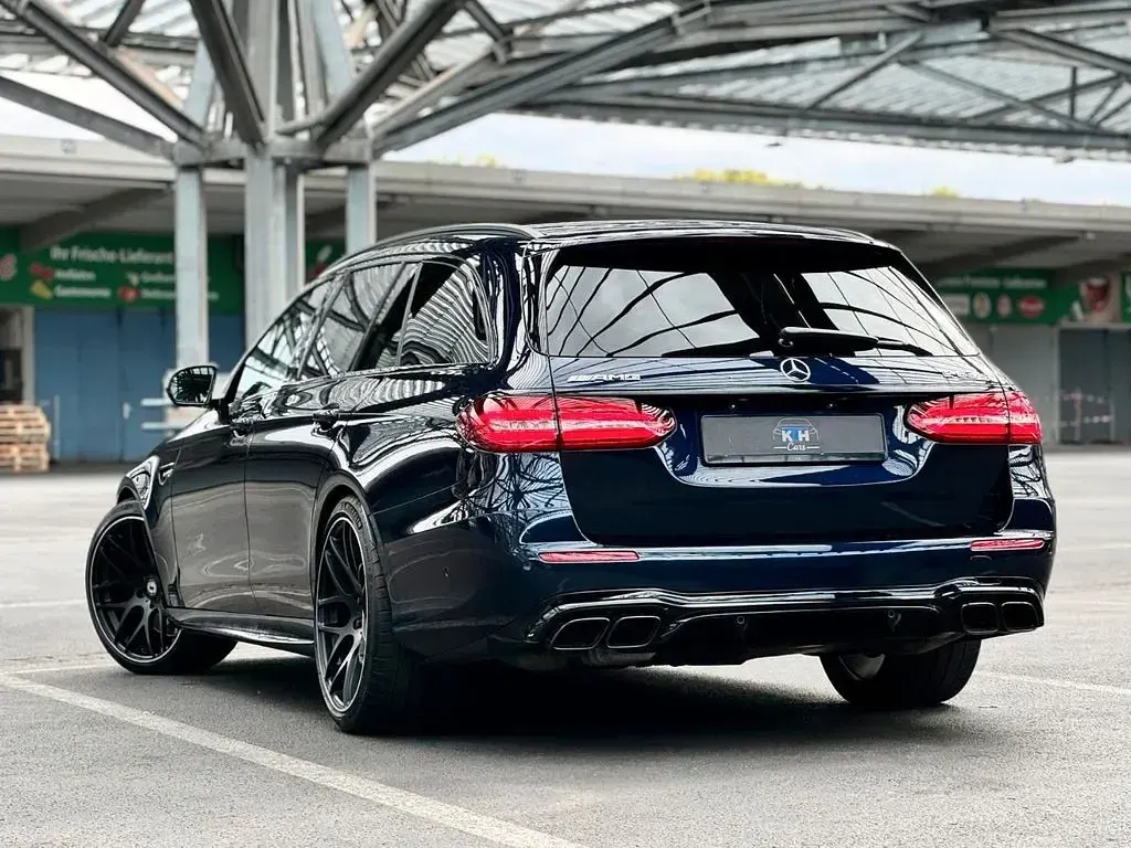 Gebraucht Mercedes E63S AMG AMG 612 PS (450 kW) 2022 Blau Limousine