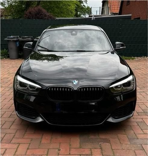 Schwarz Gebraucht 2018 BMW M140 M Sport Limousine | 34.000 € (Fairer Preis) - Bild 1/4