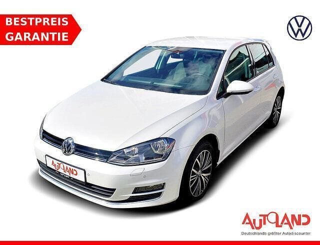 Weiss Gebraucht 2016 VW Golf VII Allstar Limousine | 13.990 € (Guter Preis) - Bild 1/4