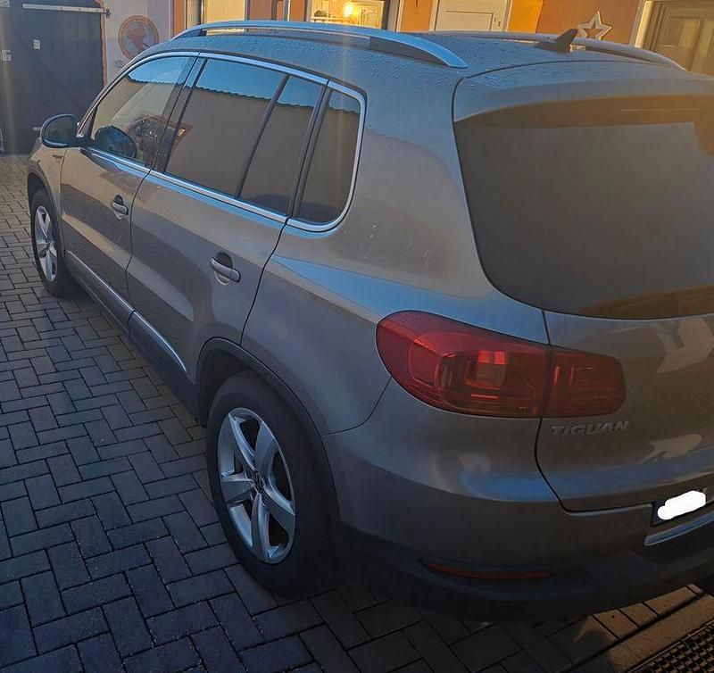 Gebraucht VW Tiguan Sportline 140 PS (102 kW) 2012 Beige SUV