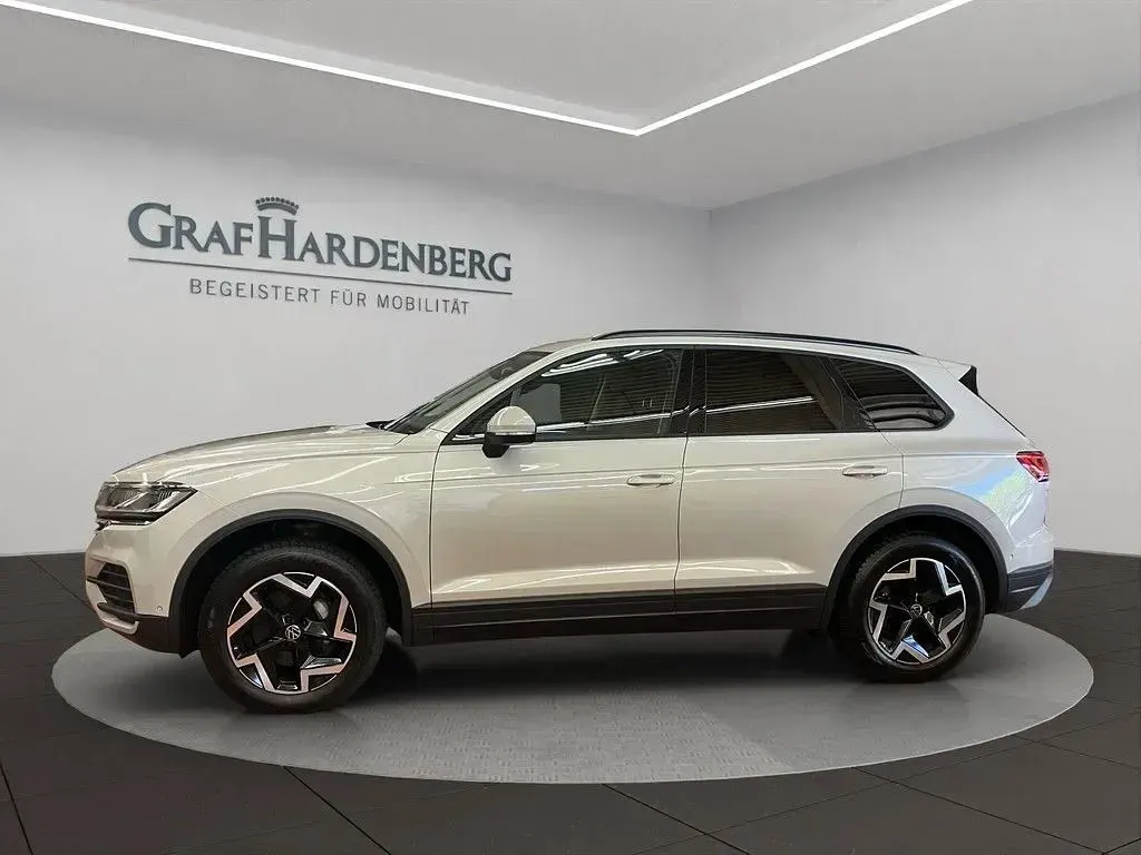 Gebraucht VW Touareg 231 PS (169 kW) 2025 Beige SUV