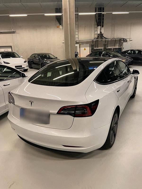 Gebraucht Tesla Model 3 RWD 239 kW (325 PS) 2022 Weiß Limousine