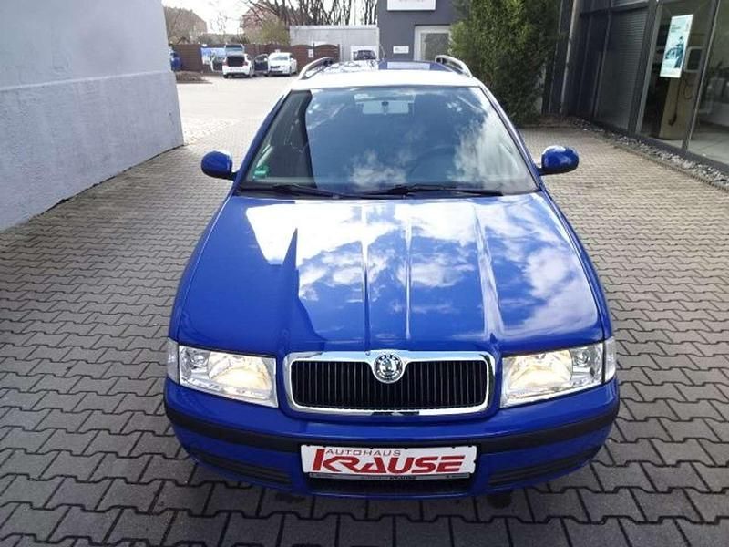 Gebraucht Skoda Octavia Tour 102 PS (75 kW) 2010 Dynamicblau Kombi