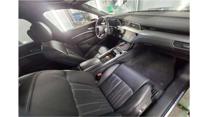 Gebraucht Audi e-tron Ambiente 369 kW (503 PS) 2022 Daytonagrau perleffekt SUV