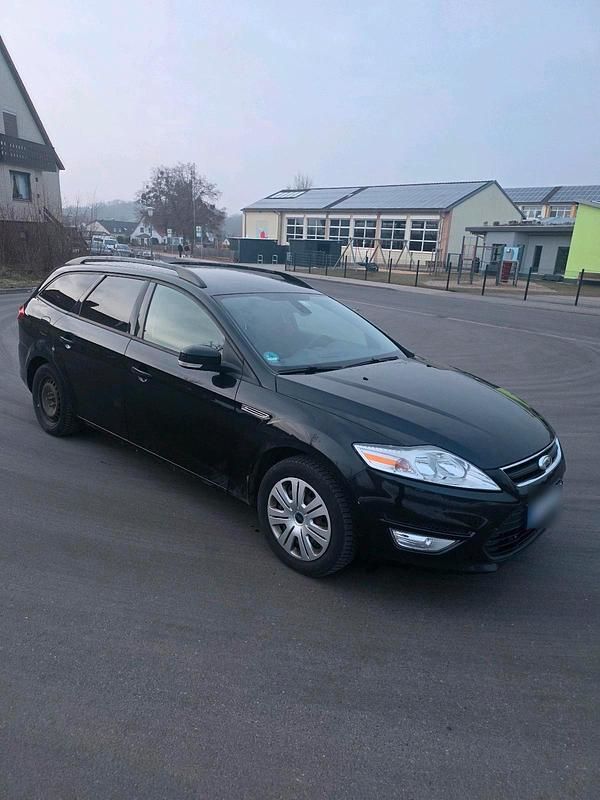Gebraucht Ford Mondeo 140 PS (102 kW) 2011 Schwarz Kombi
