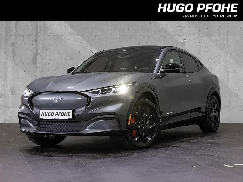 Carbonized grey metallic Gebraucht 2023 Ford Mustang Mach-E Premium SUV | 36.990 € (Superpreis) - Bild 1/4