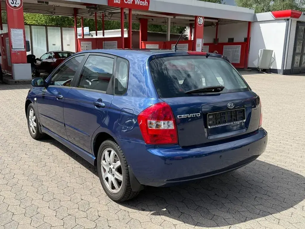 Gebraucht Kia Cerato EX 143 PS (105 kW) 2005 Blau Limousine