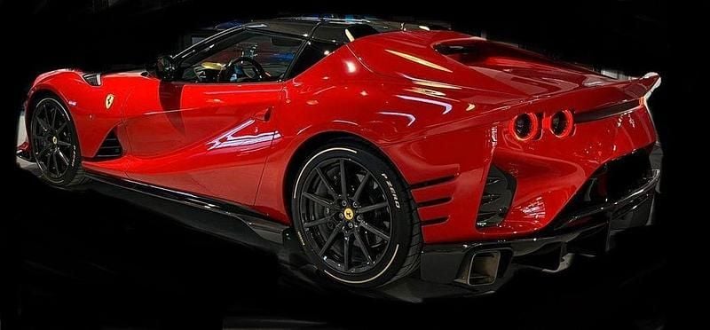 Gebraucht Ferrari 812 829 PS (609 kW) 2024 Rot Cabrio