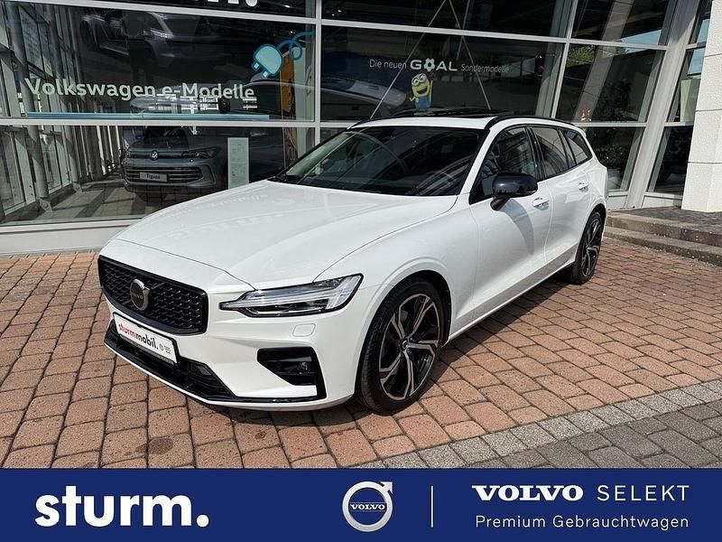 Gebraucht Volvo V60 Plus 197 PS (144 kW) 2024 Crystal white pearl / metalli Kombi