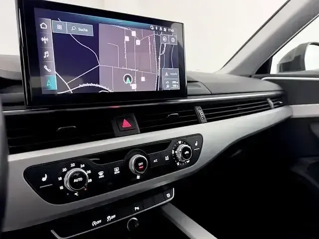 Gebraucht Audi A4 Sport 150 PS (110 kW) 2022 Mythosschwarz metallic Kombi