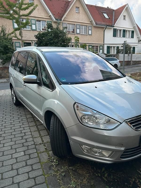 Silber Gebraucht 2011 Ford Galaxy Titanium Van / Kleinbus | 3.950 € - Bild 1/4