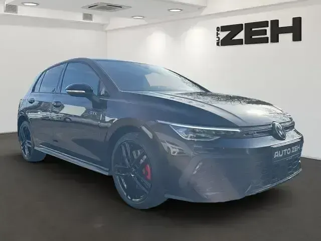 Gebraucht VW Golf VIII GTE 272 PS (200 kW) 2025 Grenadillschwarz Limousine