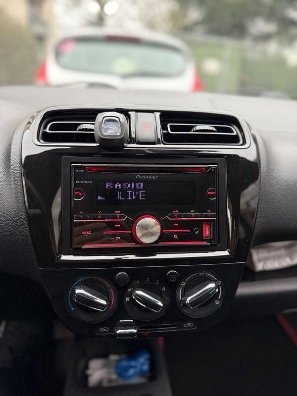 Usado Mitsubishi Space Star 71 HP (52 kW) 2017 Preto Citadino