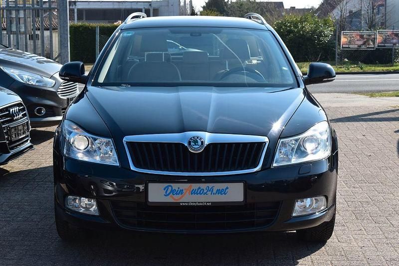 Gebraucht Skoda Octavia Elegance 160 PS (117 kW) 2011 Schwarz Kombi