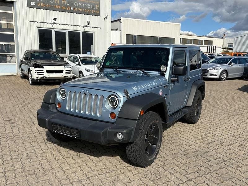 Blau Gebraucht 2012 Jeep Wrangler Sahara SUV | 21.900 € (Fairer Preis) - Bild 1/4