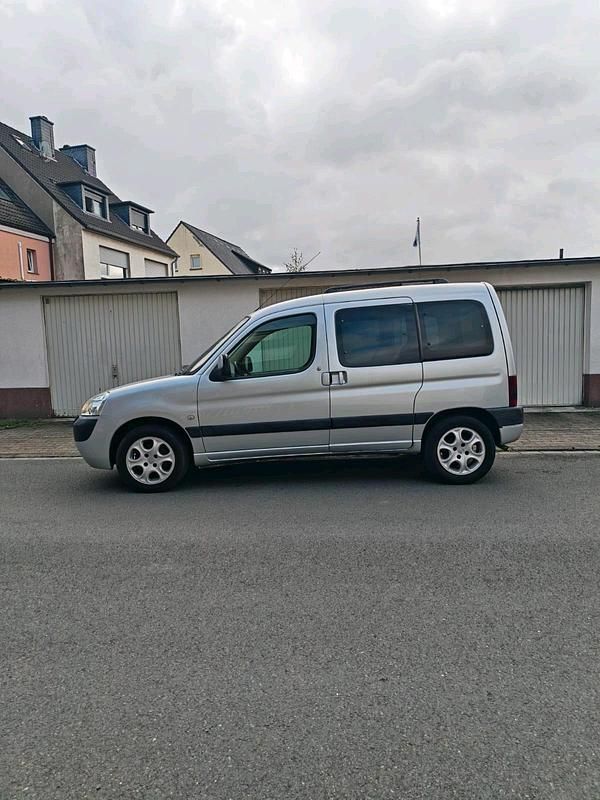 Silber Gebraucht 2004 Peugeot Partner Van | 3.350 € (Fairer Preis) - Bild 1/4