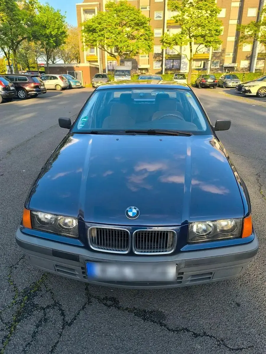 Brugt BMW 316 102 HK (75 kW) 1996 Blå Sedan