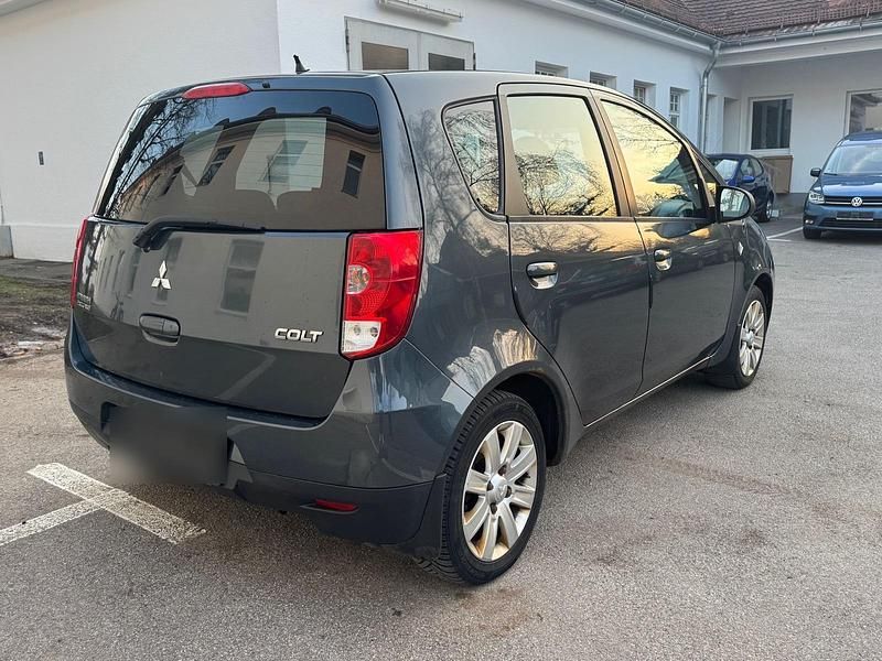 Gebraucht Mitsubishi Colt 95 PS (69 kW) 2009 Grau Kleinwagen