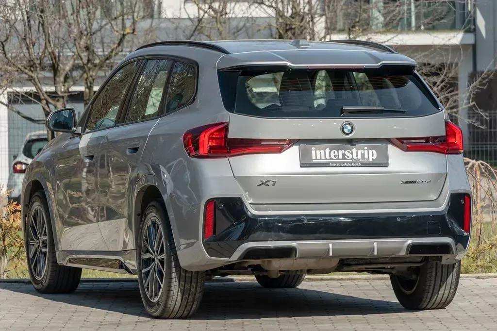 Gebraucht BMW X1 M Sport 163 PS (119 kW) 2025 Silber SUV