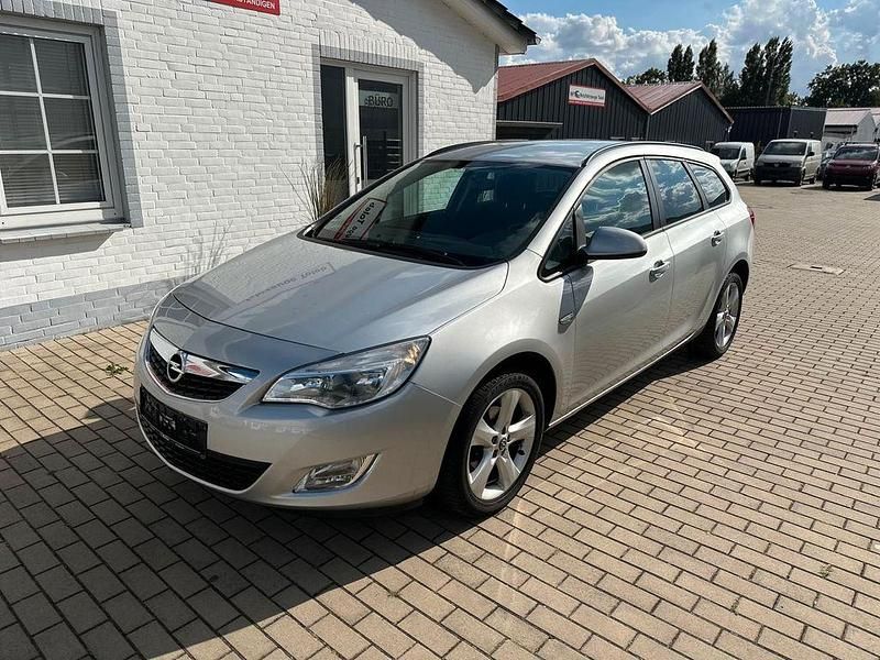 Silber Gebraucht 2011 Opel Astra Design Edition Kombi | 4.999 € (Fairer Preis) - Bild 1/4