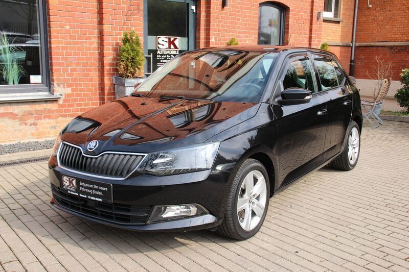 Schwarz Gebraucht 2017 Skoda Fabia Style Limousine | 12.200 € (Fairer Preis) - Bild 1/4