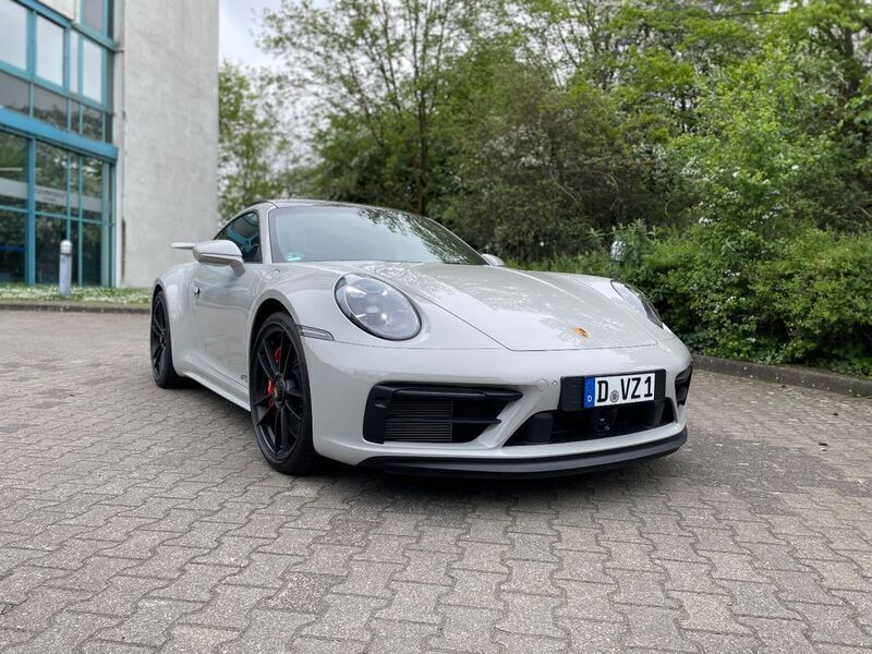 Grau Gebraucht 2023 Porsche 911 Carrera GTS | 189.992 € - Bild 1/4