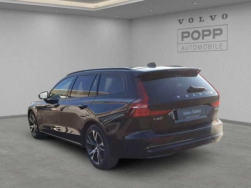 Gebraucht Volvo V60 Plus 197 PS (144 kW) 2025 Onyx black / metallic Kombi