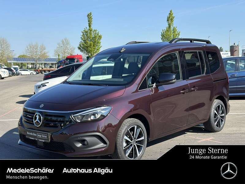 Rubellitrot Gebraucht 2023 Mercedes EQT200 Progressive Van / Kleinbus | 27.450 € (Guter Preis) - Bild 1/4